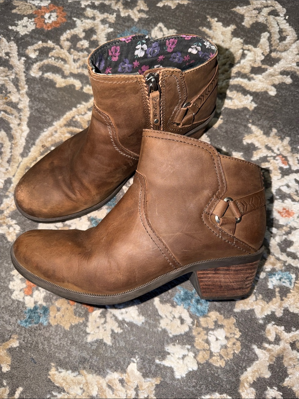 Teva Foxy style Brown side zip ankle Boots size 9.5